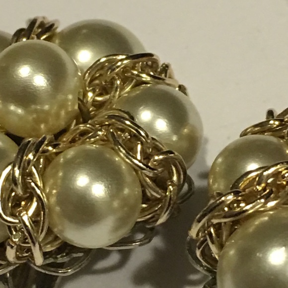 Vintage Faux Pearl Cluster Earrings - Picture 4 of 8